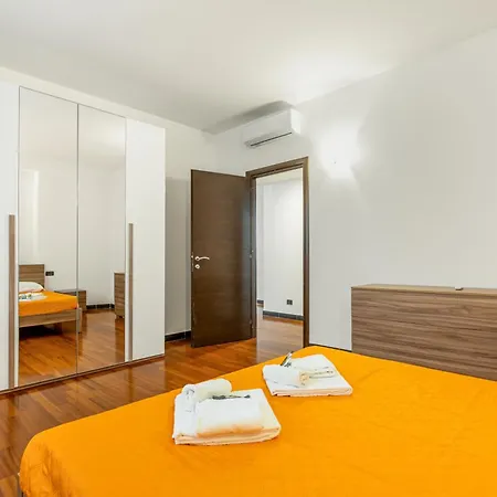 Casa Malva! Roomy & Colourful Flat Apartment La Spezia